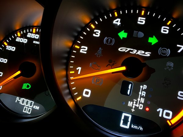 How Can UK Logistics Firms Improve Efficiency with Autonomous Vehicles?